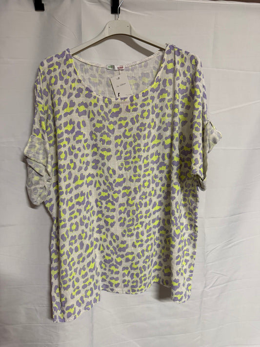 Fluorescent leopard print T-shirt