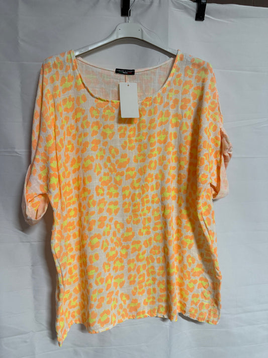 Fluorescent leopard print T-shirt
